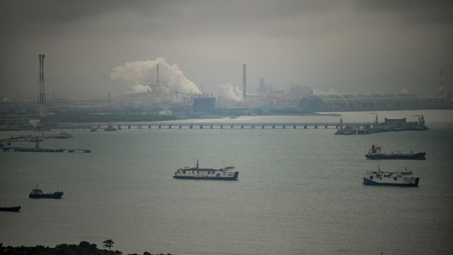 AFP__20250328__388W3AR__v1__MidRes__IndonesiaEnvironmentHaze.jpg