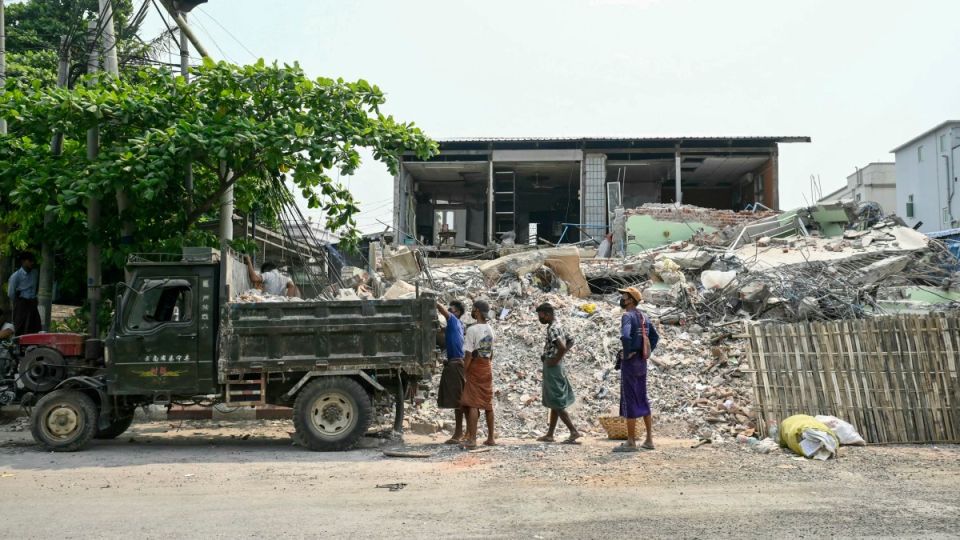 AFP__20250404__393Q92N__v1__MidRes__MyanmarThailandQuake.jpg