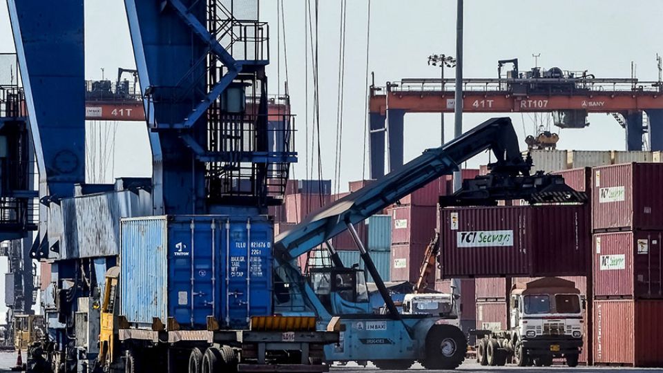 AFP__20250405__399H2KD__v1__MidRes__IndiaUsEconomyTradeTariff.jpg