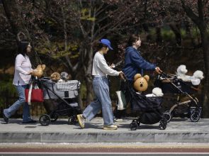 Koreans in their late 20s face worst job market in 12 years