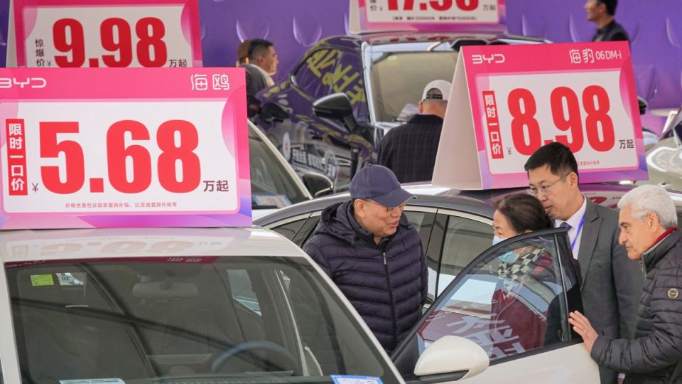 AFP__20250410__39TA79D__v1__MidRes__ChinaEconomy1.jpg