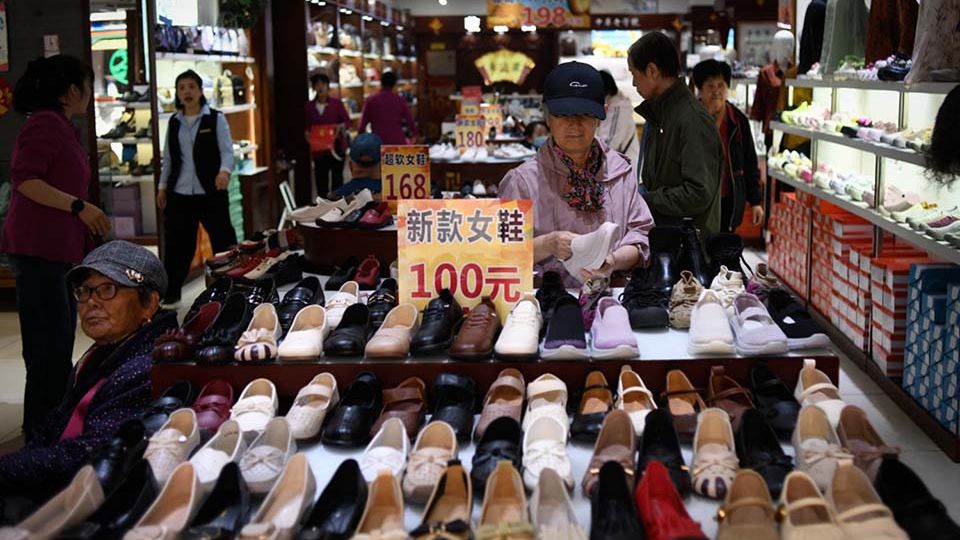 AFP__20250416__42GG3FM__v1__MidRes__ChinaEconomy.jpg