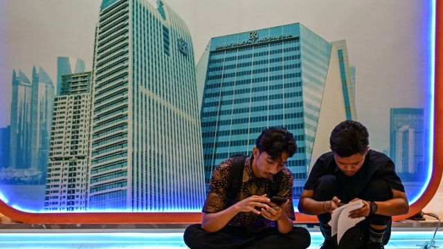 AFP__20250429__43UU7KD__v1__Preview__IndonesiaEconomy.jpg