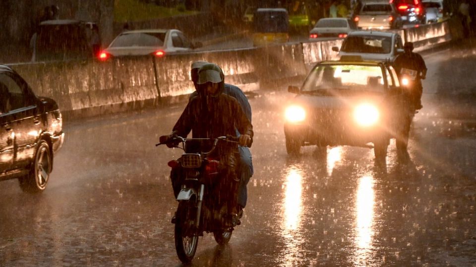 AFP__20250527__48AD262__v1__Preview__PakistanWeatherRain.jpg