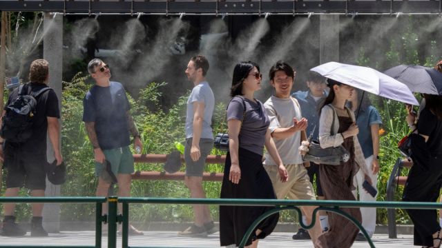 AFP__20250628__644Q4NP__v1__MidRes__JapanWeatherHeat.jpg