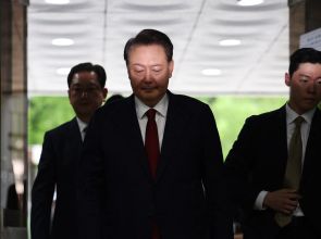 Seoul court sentences ex-president Yoon Suk Yeol to 5 years in prison for obstructing arrest