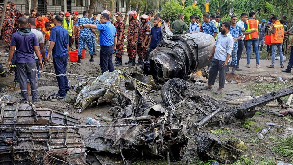 AFP__20250721__67DA2AQ__v4__MidRes__BangladeshAviationCrash.jpg