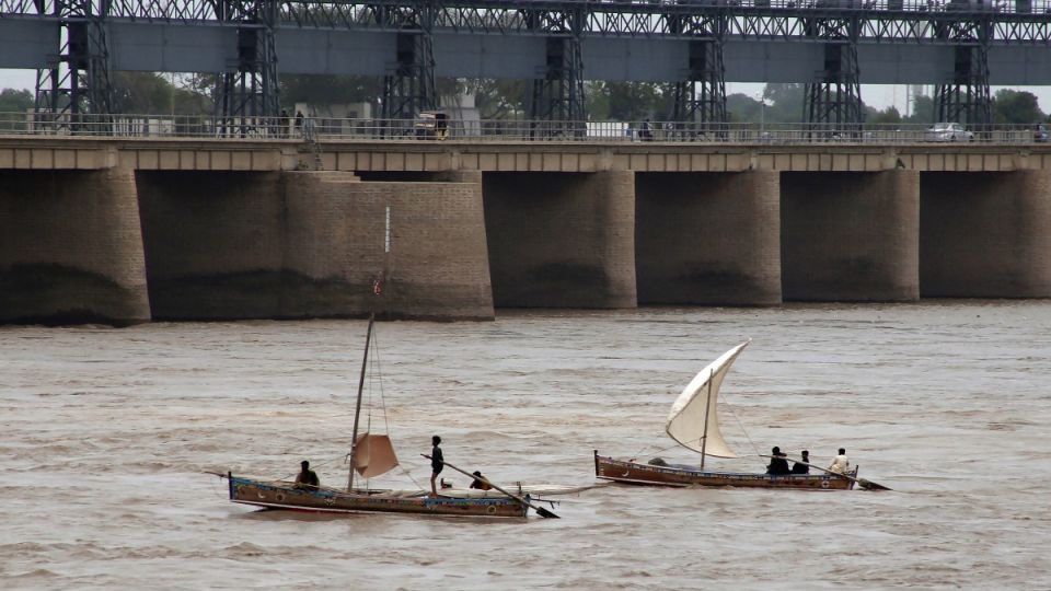 AFP__20250722__67FJ663__v1__MidRes__PakistanWeatherMonsoon.jpg