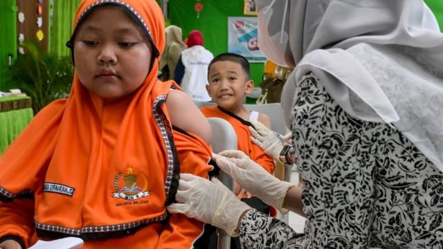 AFP__20250804__68NJ67C__v1__MidRes__IndonesiaHealthChildren.jpg