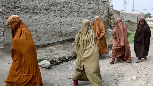 AFP__20250810__697R6NY__v1__MidRes__PakistanAfghanistanMigration.jpg