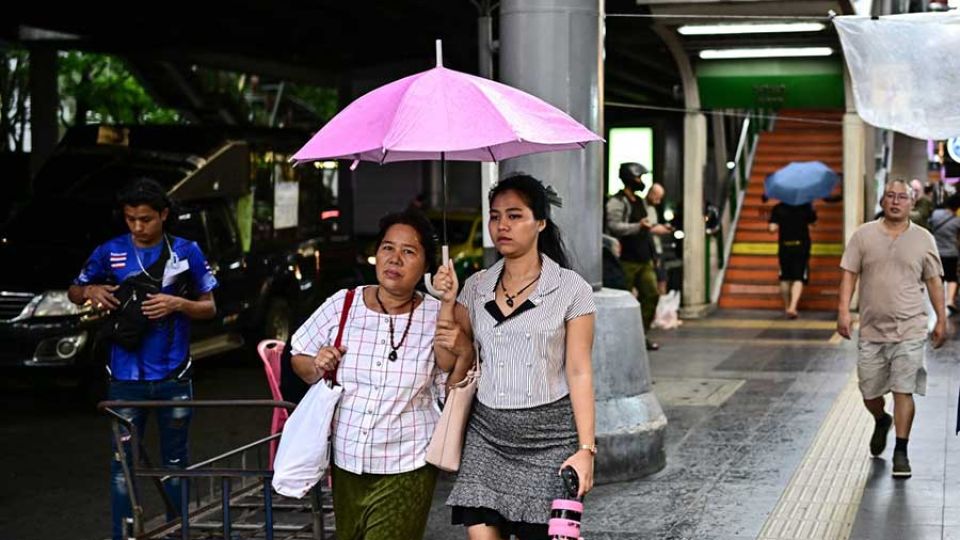 AFP__20250818__69TM4UT__v1__MidRes__ThailandWeatherLifestyle.jpg