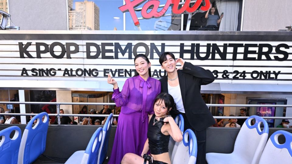 AFP__20250823__2231706183__v1__MidRes__KpopDemonHuntersASingAlongEventFanSurprise.jpg
