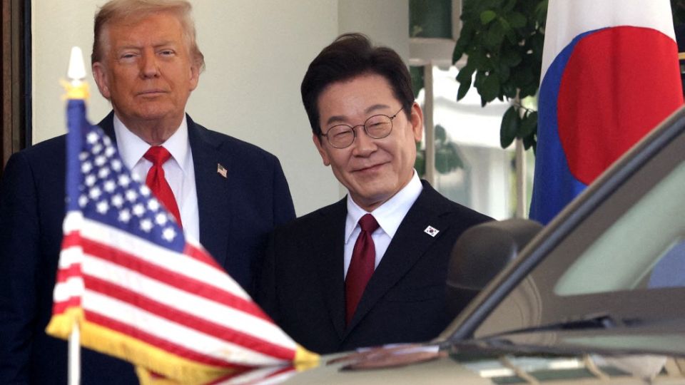 AFP__20250825__2232023886__v4__MidRes__PresidentTrumpMeetsWithSouthKoreanPresidentLe1.jpg