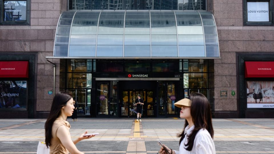 AFP__20250826__72G97CT__v1__MidRes__SkoreaEconomyRetail.jpg