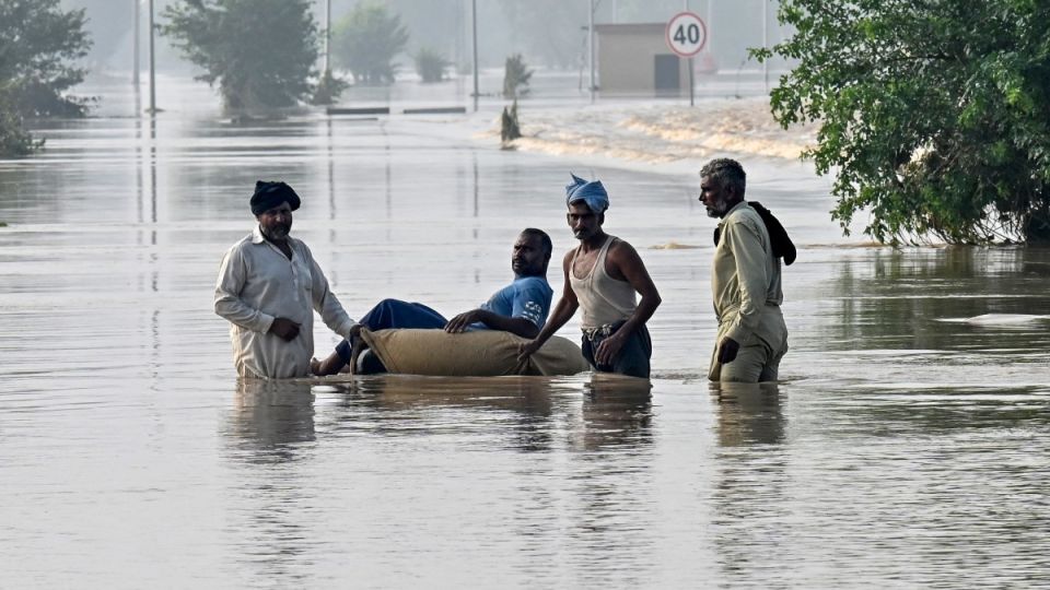 AFP__20250828__72NX8ZT__v1__MidRes__PakistanEnvironmentClimateMonsoon.jpg