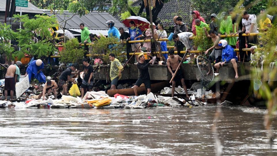 AFP__20250910__73YC7C2__v1__MidRes__IndonesiaFlood.jpg