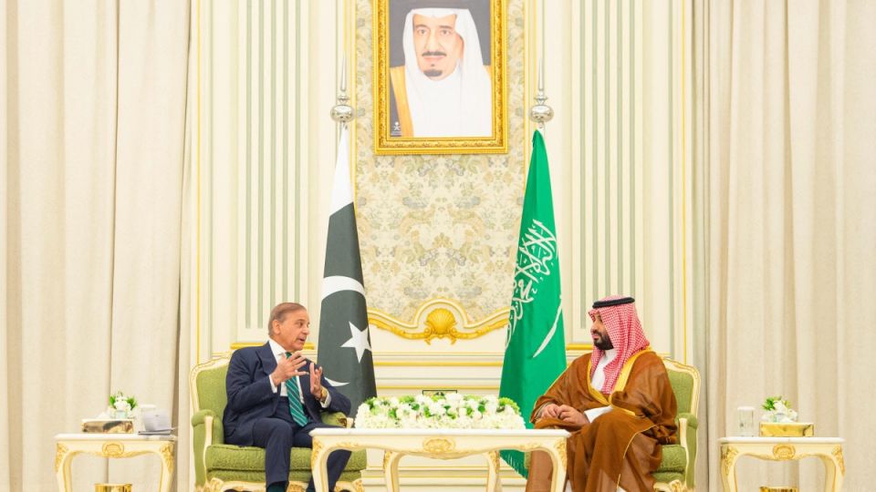 AFP__20250918__74X43G3__v1__MidRes__SaudiPakistanPoliticsDiplomacy.jpg