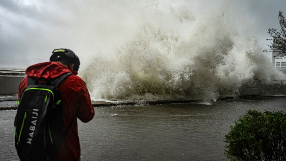 AFP__20250924__76K48ZC__v3__MidRes__TopshotHongKongChinaWeatherClimateTyphoon.jpg