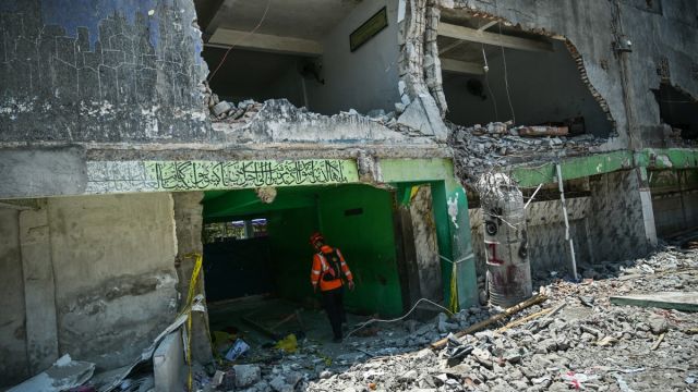 AFP__20251007__77X47KP__v1__MidRes__IndonesiaMissingCollapseAccident.jpg