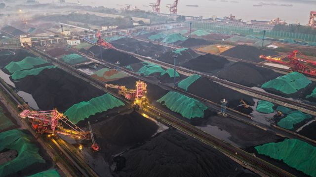AFP__20251008__782C7YD__v1__MidRes__ChinaEconomyEnergyCoal.jpg