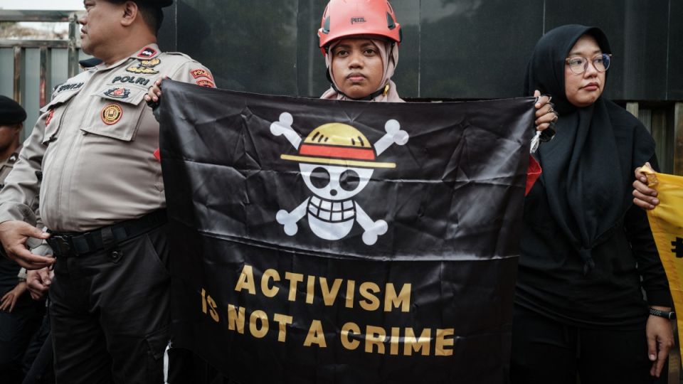 AFP__20251008__782N68X__v1__MidRes__IndonesiaPoliticsEnvironmentProtest.jpg