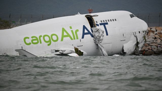 AFP__20251020__79CN4RD__v7__MidRes__HongKongChinaAviationAccident.jpg