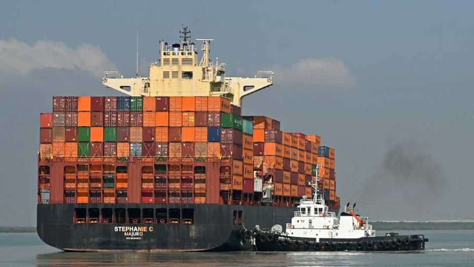 AFP__20251106__836H6G3__v1__MidRes__IndiaAdaniEnergy.jpg