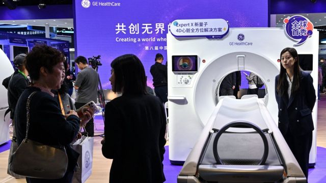 AFP__20251107__83CA7G6__v1__MidRes__ChinaEconomyImportExpo.jpg