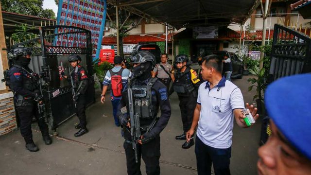 AFP__20251107__83CU2CQ__v1__MidRes__IndonesiaBlast.jpg