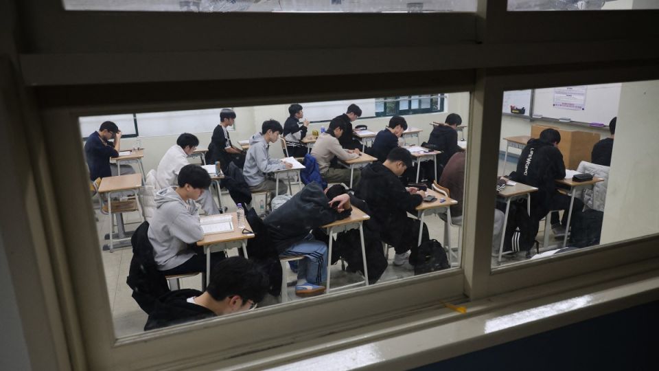 AFP__20251113__83V87NZ__v1__MidRes__SkoreaEducationSocialExams.jpg