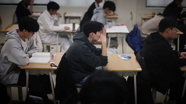 AFP__20251113__83VA8T8__v1__MidRes__SkoreaEducationSocialExams.jpg