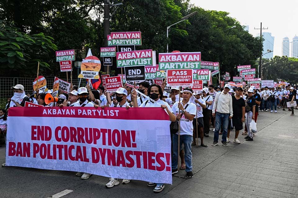 AFP__20251130__86LA2GV__v1__MidRes__PhilippinesPoliticsCorruptionProtest.jpg