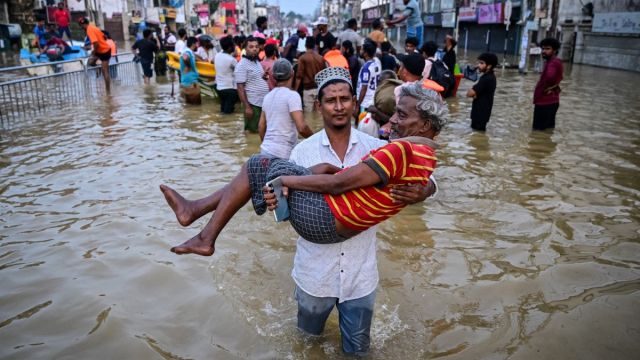 AFP__20251130__86LZ2AY__v1__MidRes__SriLankaWeatherFlood.jpg