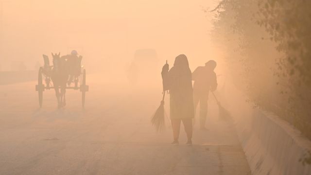 AFP__20251208__87E27CQ__v2__MidRes__PakistanEnvironmentPollution.jpg