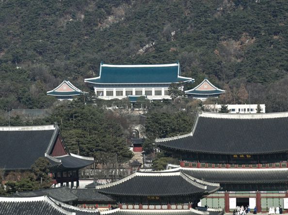 Seoul holds to allies’ deal, responds calmly to US President Trump’s tariff hike