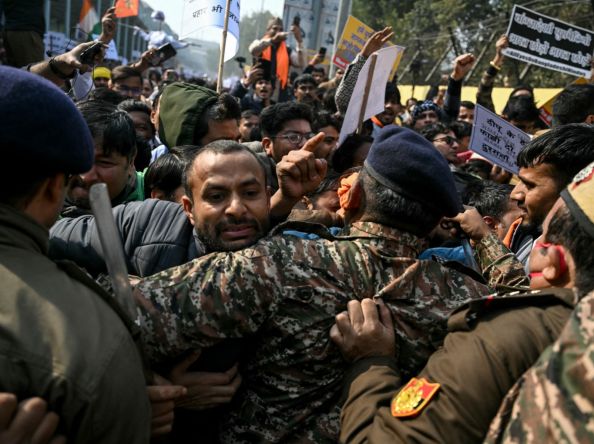 Massive protest outside Bangladesh High Commission in Delhi; protestors clash with police, detained
