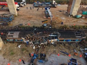 PM Anutin laments two crane collapses in two days, says only Thailand has seen such incidents