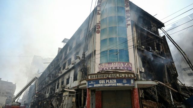 AFP__20260119__938B2KE__v1__MidRes__PakistanAccidentFire.jpg