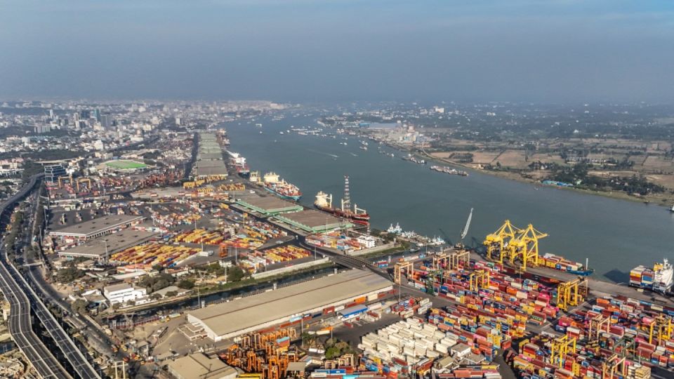AFP__20260201__94QA4PG__v1__MidRes__BangladeshEconomyPort.jpg