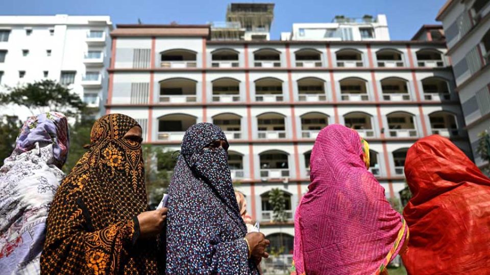 AFP__20260212__976T4JM__v1__MidRes__BangladeshPoliticsVote.jpg