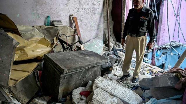 AFP__20260219__987G8T3__v1__MidRes__PakistanAccidentCollapse.jpg