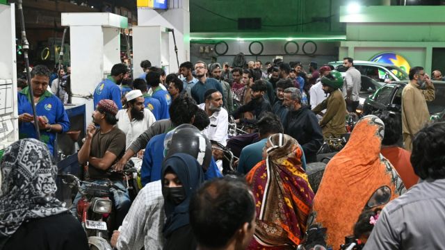 AFP__20260306__A2AT4G3__v2__MidRes__PakistanEconomyTransportOil.jpg