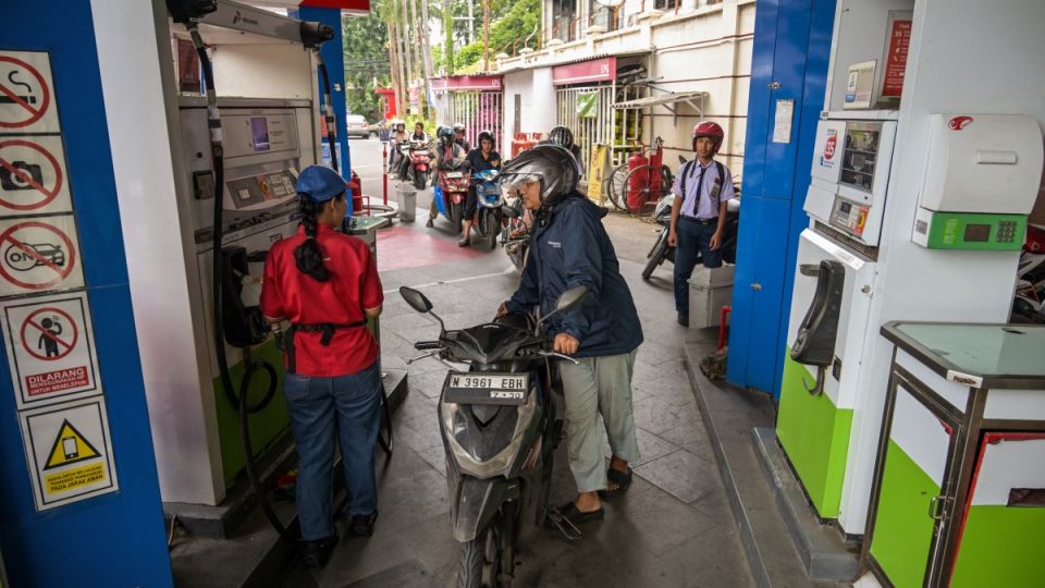 AFP__20260309__A2GY2DL__v1__MidRes__IndonesiaMarketsOil.jpg