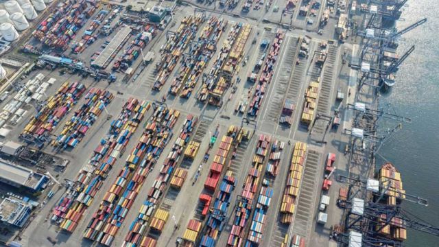 AFP__20260331__A6AZ7PZ__v1__MidRes__IndonesiaEconomy.jpg