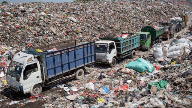 AFP__20260402__A6JL9NU__v1__MidRes__IndonesiaEnvironmentWaste.jpg