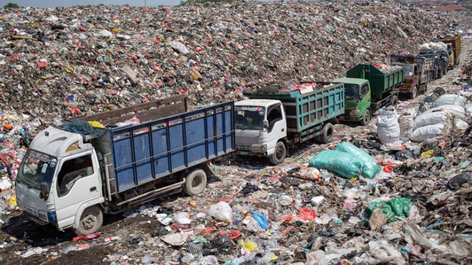 AFP__20260402__A6JL9NU__v1__MidRes__IndonesiaEnvironmentWaste.jpg