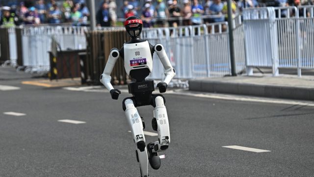 AFP__20260419__A8B92T4__v1__MidRes__ChinaTechnologyRobotsAthletics.jpg