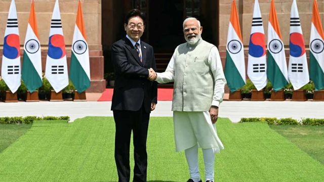 AFP__20260420__A8CW7LP__v1__MidRes__IndiaSkoreaDiplomacy.jpg