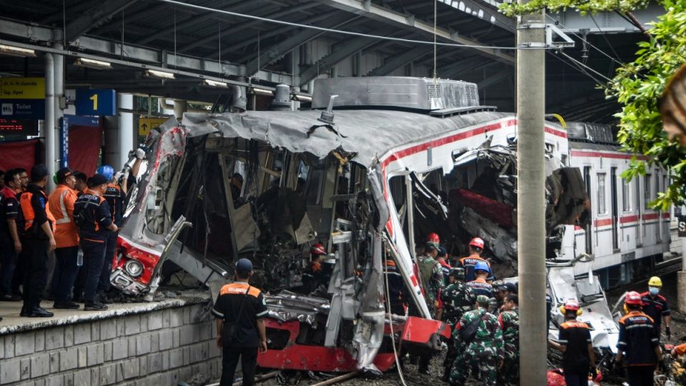 AFP__20260428__A98D8H2__v1__MidRes__IndonesiaRailAccident.jpg