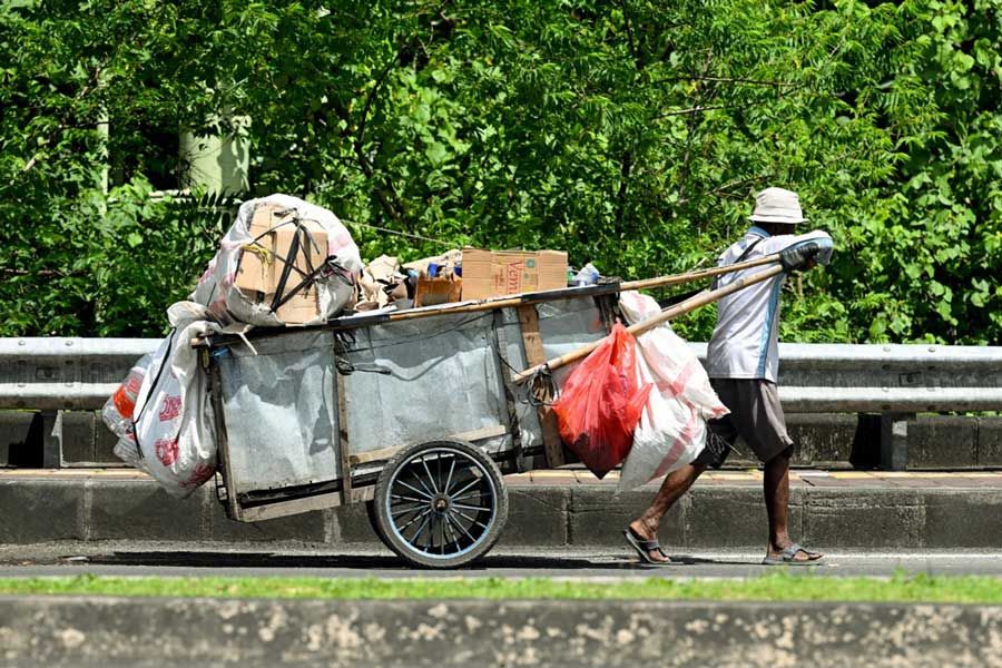 AFP__20260430__A9EX7X4__v1__MidRes__IndonesiaEnvironmentPlastic.jpg